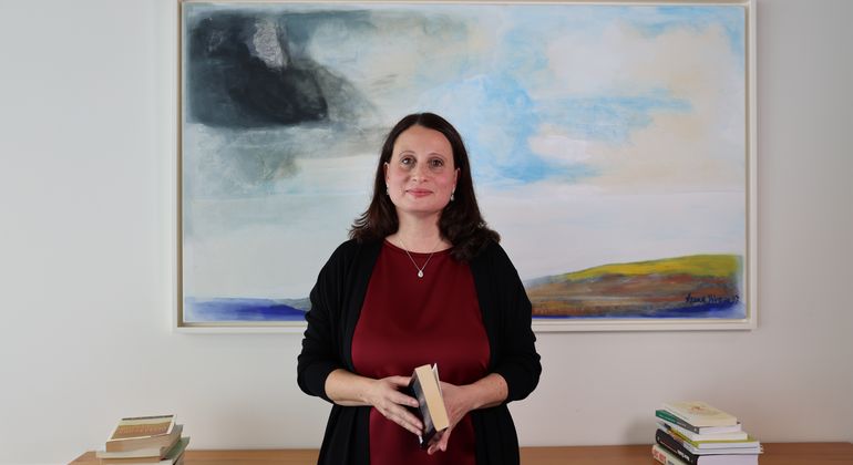 Michaela Nicolosi Hüsler